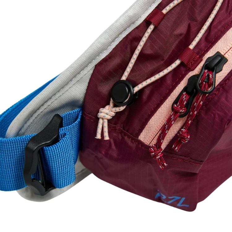 Nerka Peak Performance Trail Hip Bag vertical zenith