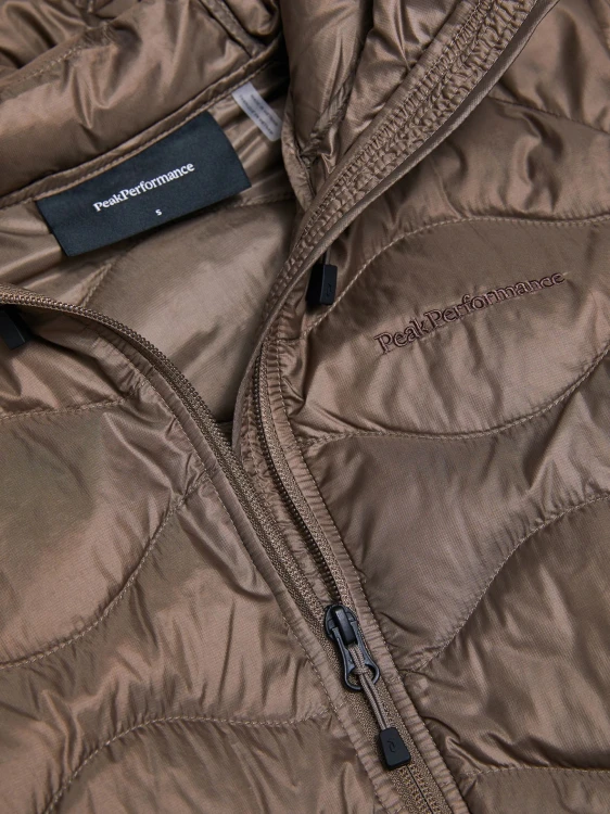 Kurtka puchowa damska Peak Performance Helium Down Hood terrain tan
