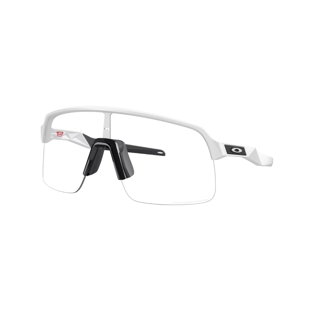 Okulary przeciwsloneczne Oakley Sutro Lite matte white/clear to black iridium photochromic